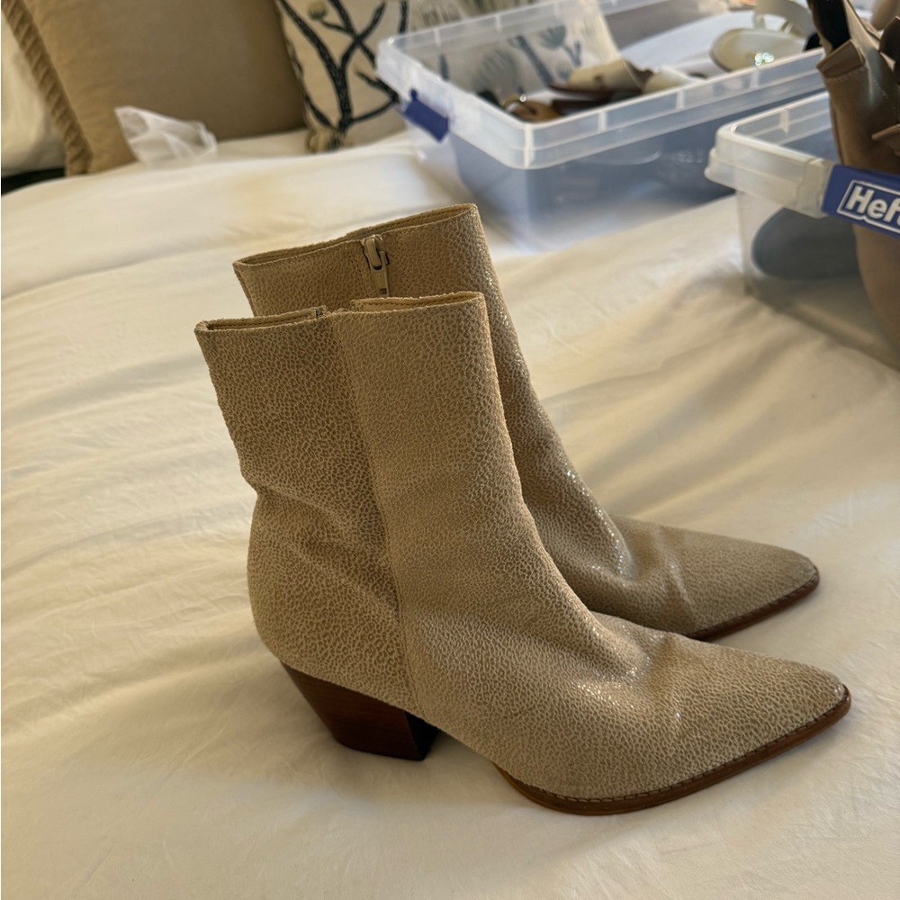 Matisse Textured Tan Ankle Boots